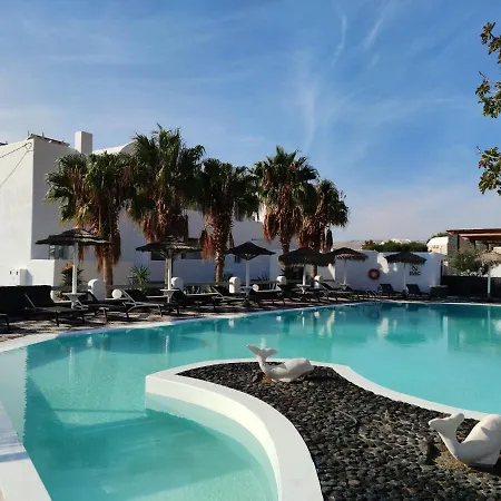 V Angelo Apartment Perissa (Santorini)